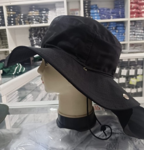 Gorra deportiva negra Elisua